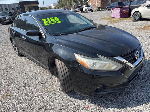 Used 2016 Nissan Altima 2.5 SV w/ Interior Lighting Package image 1