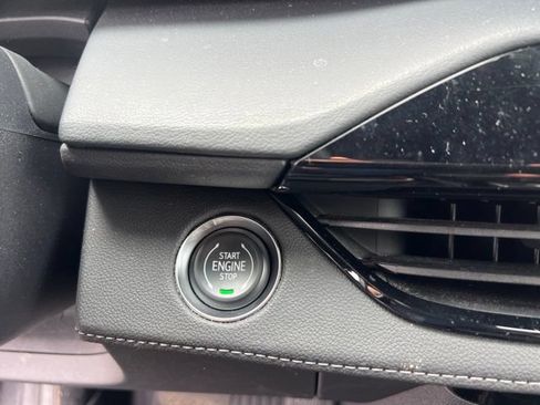 Used 2025 Buick Enclave Avenir w/ LPO, Floor Liner Package AWD/4WD image 36