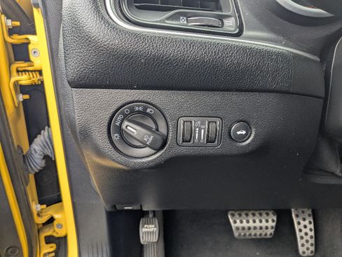 Used 2017 Dodge Challenger R/T Scat Pack w/ Leather Interior Group image 17