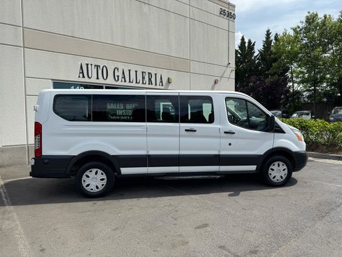 Used 2017 Ford Transit 350 XLT RWD image 4