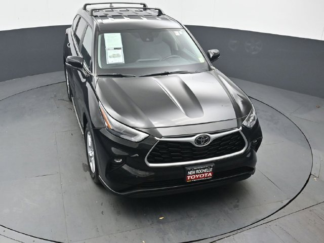 Used 2023 Toyota Highlander LE AWD/4WD image 44