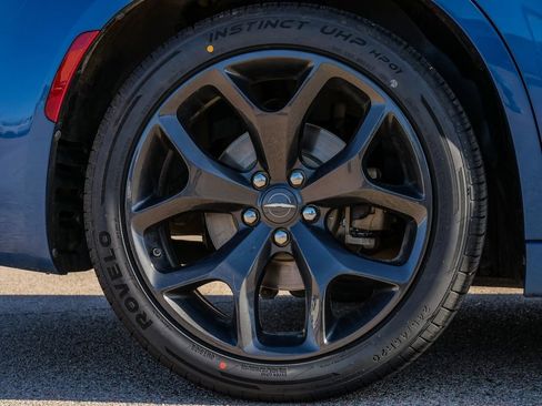 Used 2022 Chrysler 300 Touring L RWD image 9