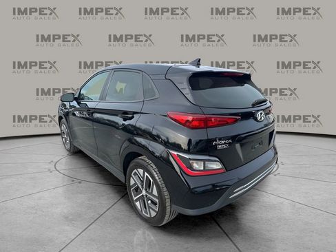 Used 2023 Hyundai Kona SE image 3