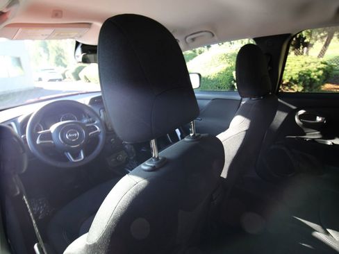 Used 2021 Jeep Renegade Sport image 26