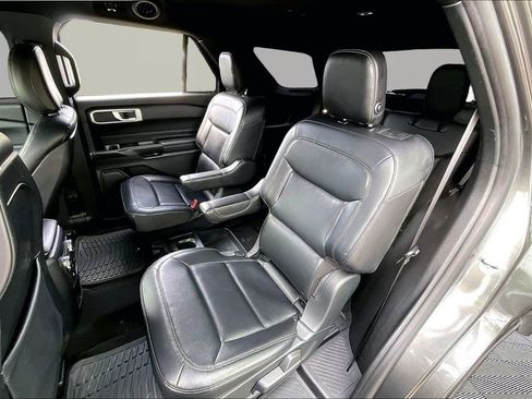 Used 2020 Ford Explorer XLT w/ Equipment Group 202A image 15