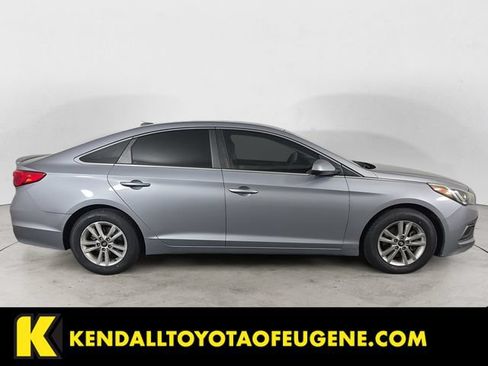 Used 2016 Hyundai Sonata SE FWD image 4
