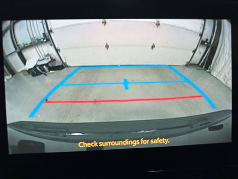 Used 2025 Toyota Corolla SE image 38