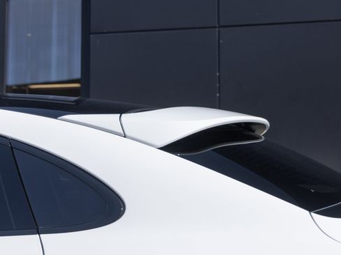 Certified 2025 Porsche Cayenne Coupe image 13