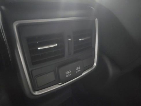 Used 2022 Subaru Forester Limited image 14