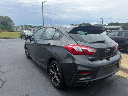 Used 2019 Chevrolet Cruze LT w/ Convenience Package FWD image 5
