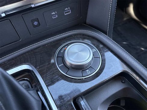 Used 2024 INFINITI QX80 Luxe image 21