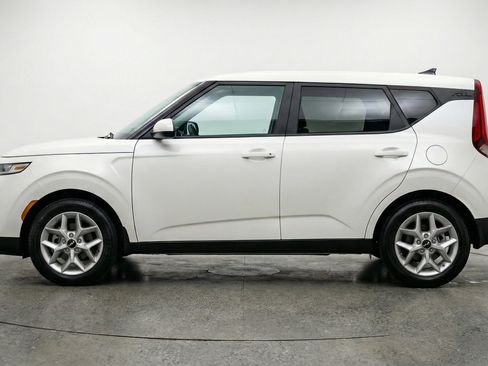 Used 2025 Kia Soul LX w/ LX Technology Package image 5