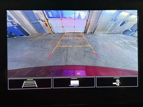 Used 2020 Chevrolet Traverse LT image 22