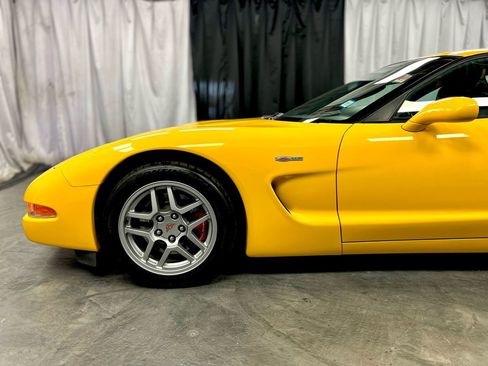 Used 2003 Chevrolet Corvette Z06 w/ Memory Package, 3 Drivers image 10