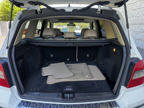 Used 2012 Mercedes-Benz GLK 350 4MATIC image 9