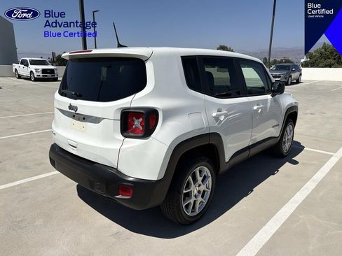Used 2023 Jeep Renegade Latitude AWD/4WD image 9