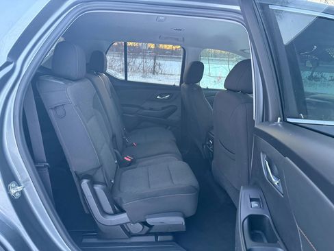 Used 2020 Chevrolet Traverse LS image 28