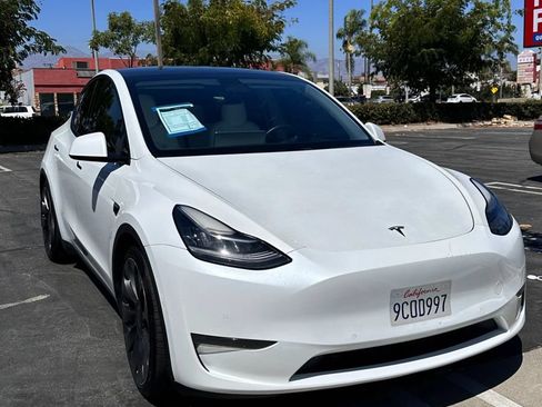 Used 2020 Tesla Model Y Performance AWD/4WD image 1