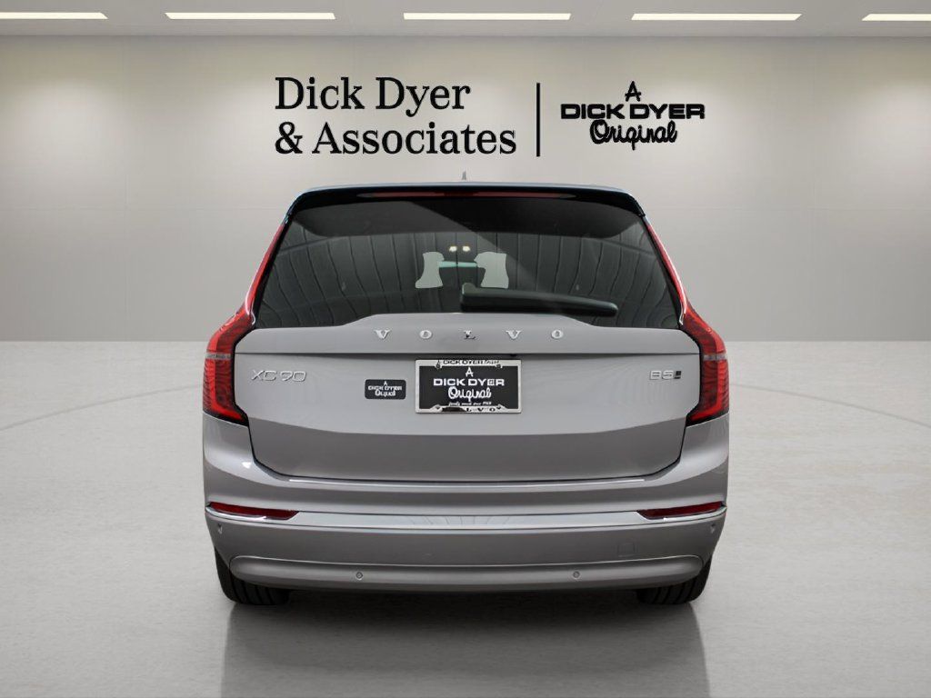 Certified 2026 Volvo XC90 B5 Plus w/ Protection Package Premier AWD/4WD image 4