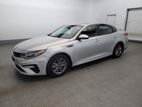 Used 2020 Kia Optima LX image 2