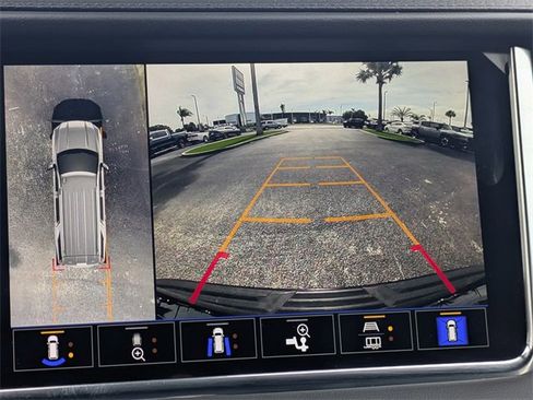 Used 2022 GMC Yukon Denali w/ Denali Ultimate Package image 28