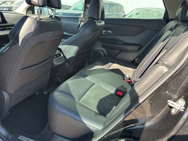 Used 2024 Nissan Ariya AWD image 14
