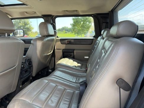 Used 2005 HUMMER H2 SUT w/ Preferred Equipment Group AWD/4WD image 24