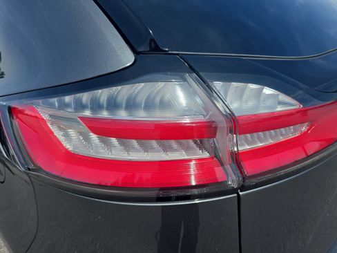 Used 2024 Ford Edge SEL image 32