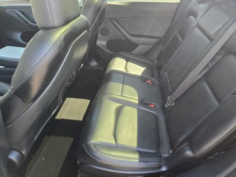 Used 2024 Tesla Model Y Long Range AWD/4WD image 9
