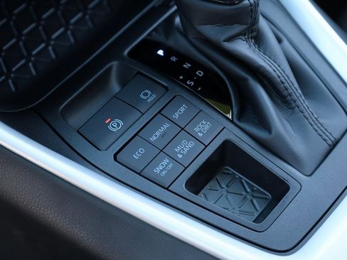 Certified 2025 Toyota RAV4 XLE image 15