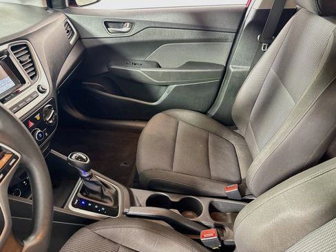Used 2022 Hyundai Accent SE w/ Cargo Package FWD image 22