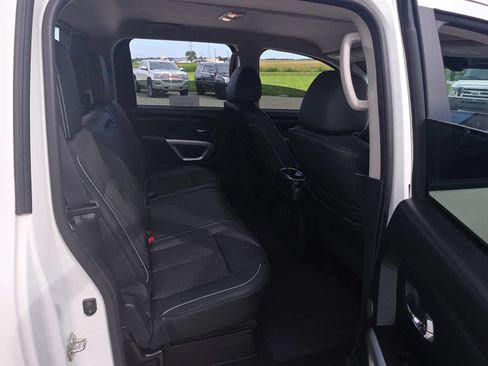 Used 2018 Nissan Titan PRO-4X w/ Pro-4x Utility Package AWD/4WD image 11