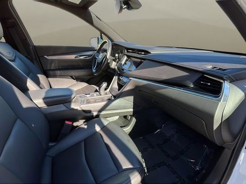 Certified 2024 Cadillac XT6 Luxury AWD/4WD image 8