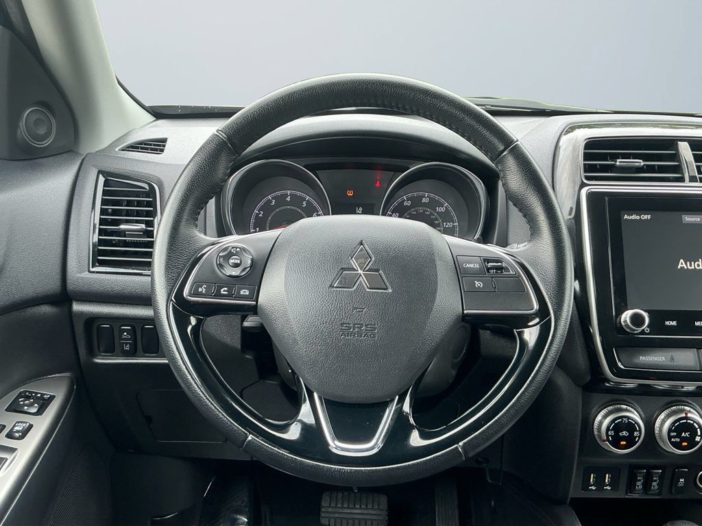 Used 2024 Mitsubishi Outlander Sport SE AWD/4WD image 13