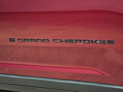 Used 2023 Jeep Grand Cherokee Altitude image 38