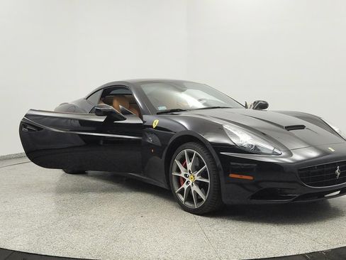 Used 2012 Ferrari California RWD image 12