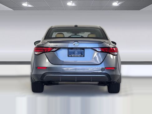 Used 2022 Nissan Sentra SV w/ SV Premium Package FWD image 9