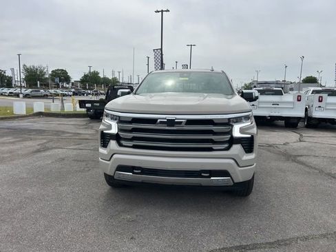 New 2026 Chevrolet Silverado 1500 High Country w/ High Country Premium Package AWD/4WD image 8