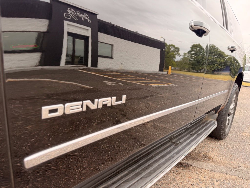 Used 2017 GMC Yukon XL Denali w/ Open Road Package AWD/4WD image 17