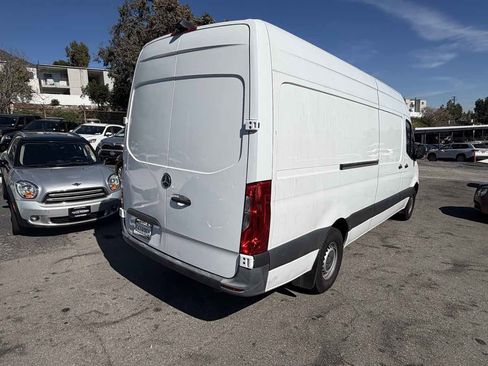 Used 2023 Mercedes-Benz Sprinter 2500 image 6
