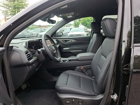 Used 2026 Chevrolet Traverse LT w/ Driver Confidence Package AWD/4WD image 14