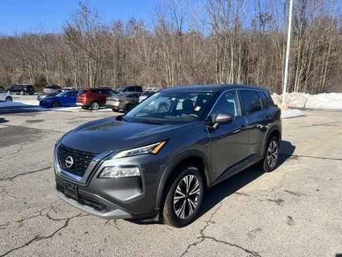 Certified 2022 Nissan Rogue SV image 3