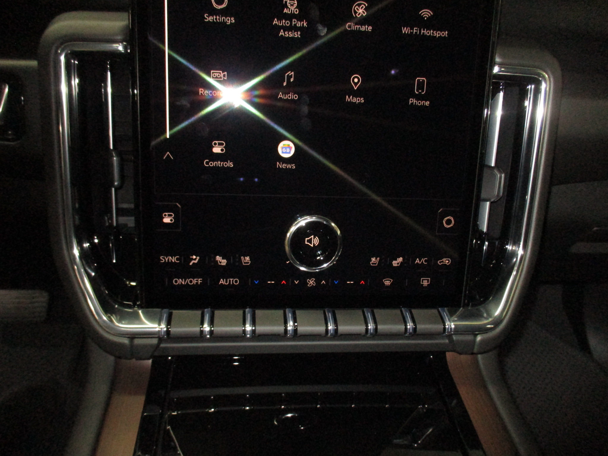 New 2026 GMC Yukon Denali w/ Sun & Power Step Package AWD/4WD image 30