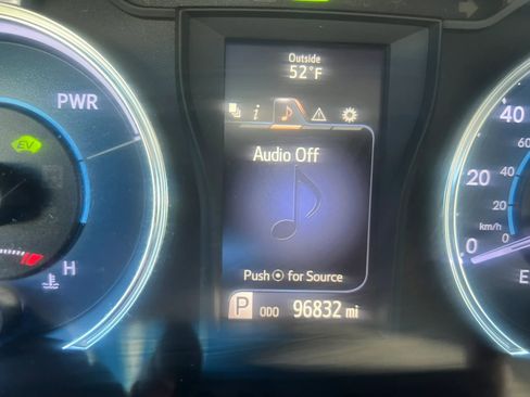 Used 2017 Toyota Camry XLE w/ Moonroof Package image 12