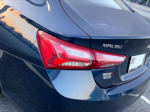 Used 2022 Chevrolet Malibu LT image 28