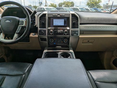 Used 2021 Ford F250 Lariat w/ Lariat Ultimate Package AWD/4WD image 16