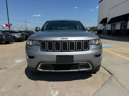 Used 2017 Jeep Grand Cherokee Limited AWD/4WD image 4