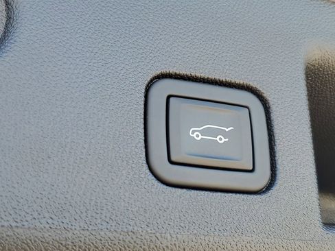 Certified 2024 Chevrolet Equinox LT w/ LPO, Floor Liner Package FWD image 33