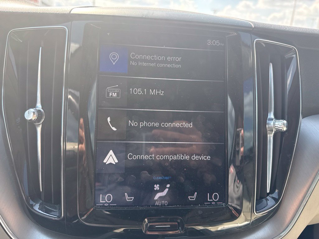 Used 2019 Volvo XC60 T5 Momentum w/ Premium Package FWD image 12