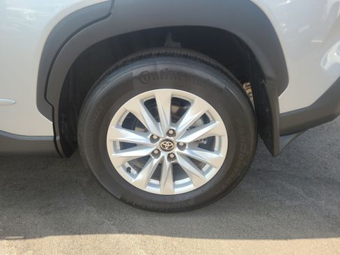 Certified 2023 Toyota Corolla Cross LE AWD/4WD image 10